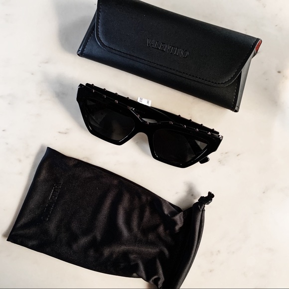 *SOLD* Valentino Rockstud Acetate Sunglasses - Picture 4 of 15